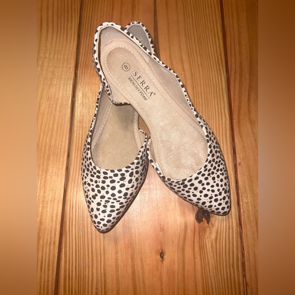 Serra Women's animal print Spotted Flats women’s 8